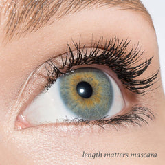 MegaVolume 3D Mascara – Long-Lasting, Smudge-Proof, Lash-Boosting Formula